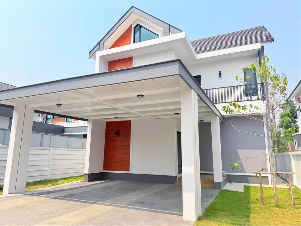 บ้านเดี่ยวสองชั้นให้เช่า 3 ห้องนอน 3 ห้องน้ำ ทำเลป่าแดด ใกล้โรงเรียนนานาชาติ | รหัส A7-H0669