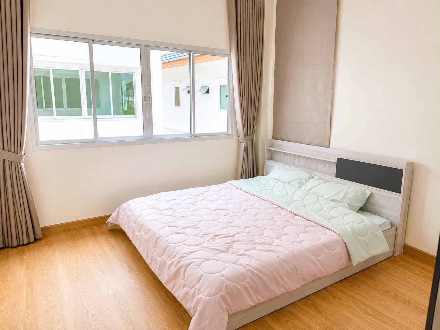 บ้านแฝดสองชั้นให้เช่า 3 ห้องนอน 3 ห้องน้ำ ทำเลสันทราย ในโครงการคุณภาพ | รหัส ASS-H1115