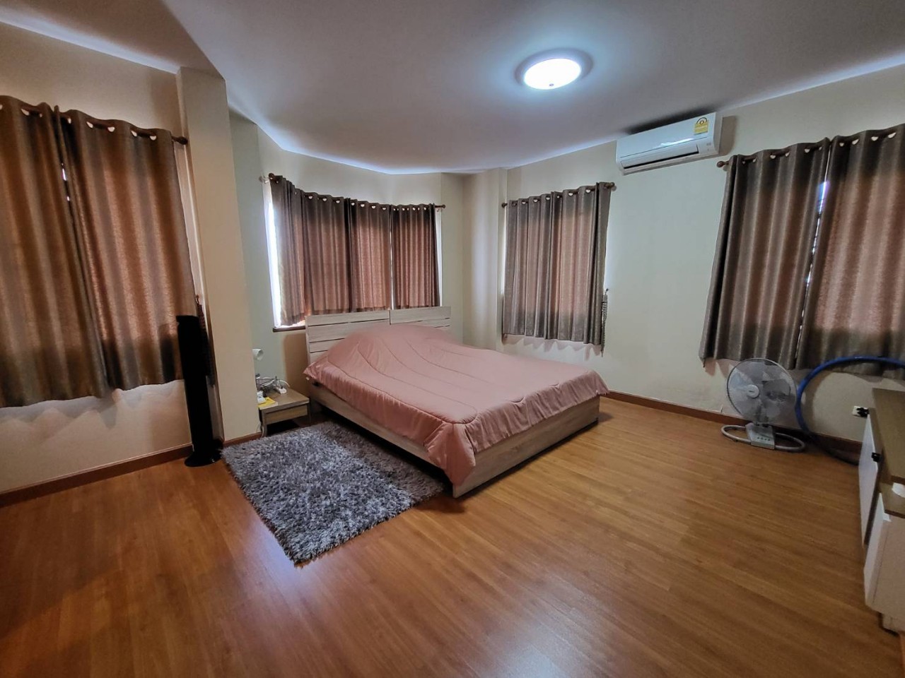 บ้านเดี่ยวสองชั้นให้เช่า ทำเลดี เดินทางสะดวก 5A1-H0236