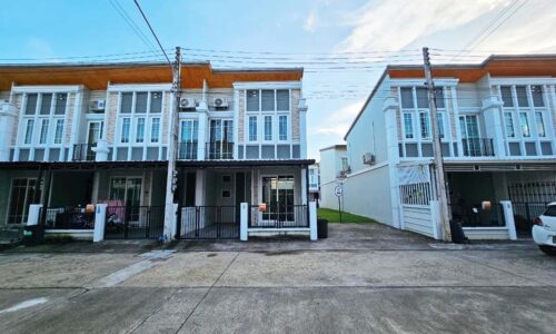 าวน์โฮม 2 ชั้นให้เช่า พร้อมเฟอร์นิเจอร์ครบ ทำเลศักยภาพ 5A2-T0201