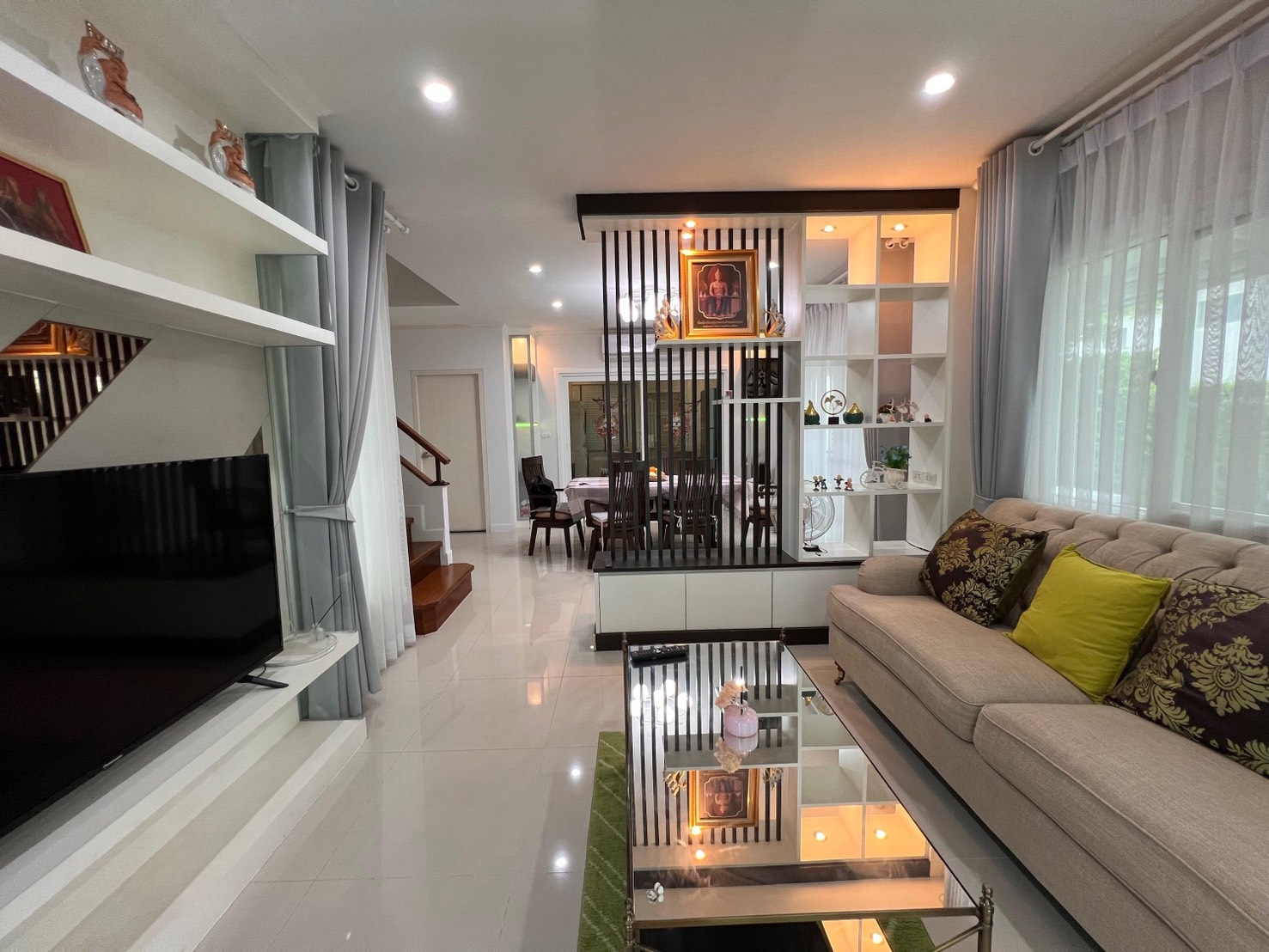บ้านเดี่ยวสองชั้นทำเลดี พร้อมคลับเฮ้าส์และสระว่ายน้ำ 5A4-H0313