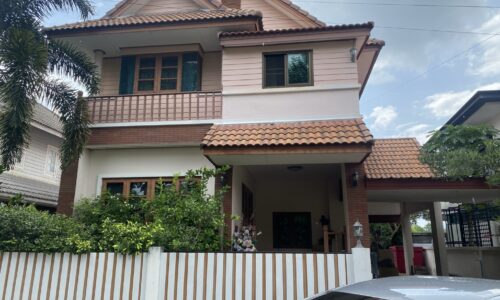 บ้านเดี่ยวสองชั้นบรรยากาศเงียบสงบ พร้อมห้องฟิตเนสส่วนตัว A3-H0206