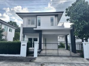บ้านเดี่ยวสองชั้น ในโครงการคุณภาพ บรรยากาศส่วนตัวและเงียบสงบ A3-H0308