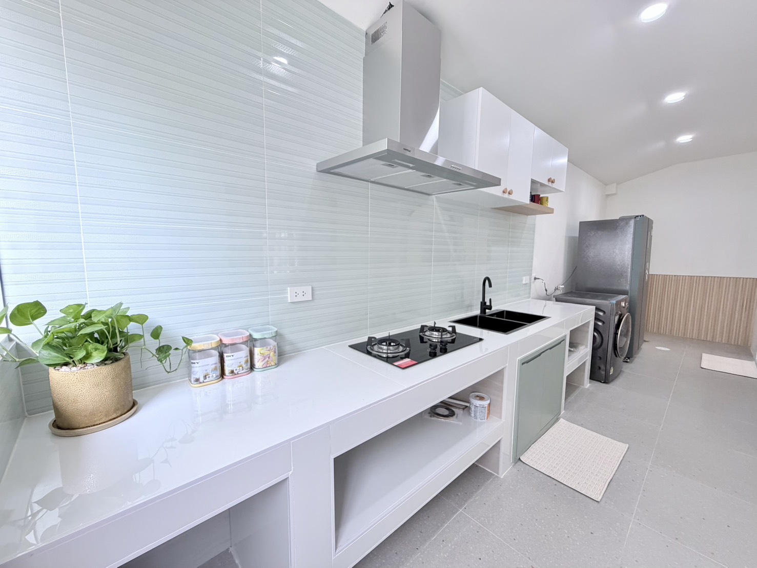 บ้านเดี่ยวชั้นเดียวทำเลดี ตกแต่งพร้อมเข้าอยู่ ใกล้ศูนย์การค้า เดินทางสะดวก A4-H0595
