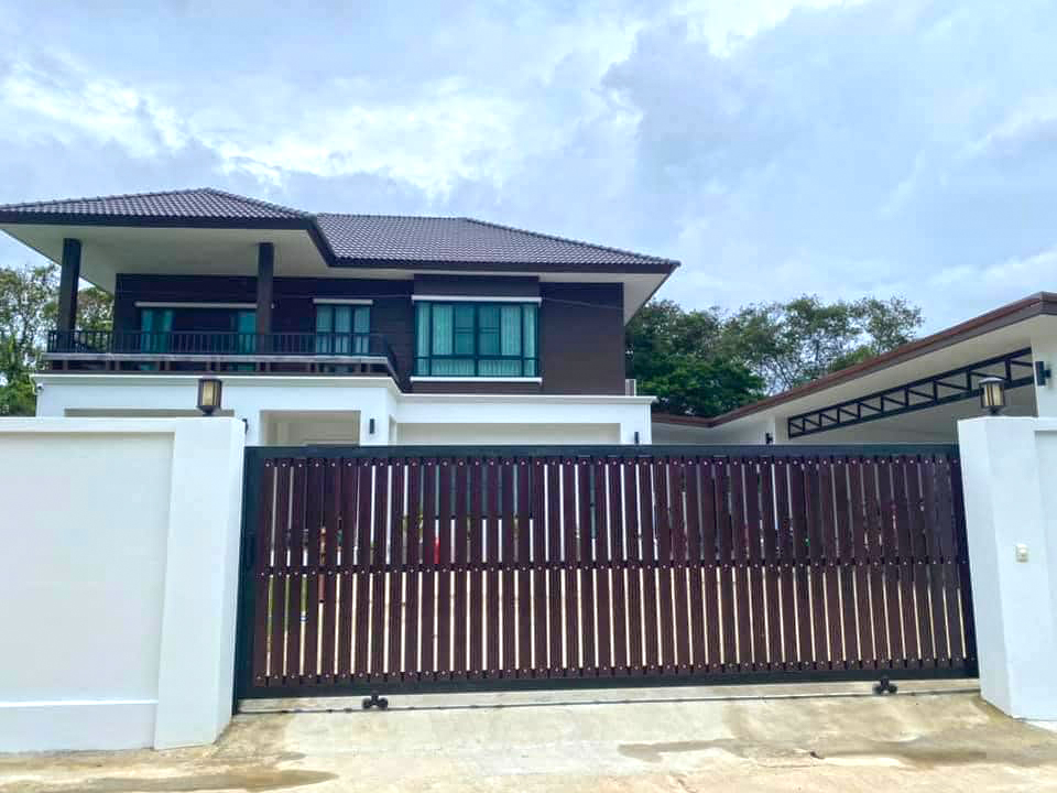 บ้านเดี่ยวสองชั้น พื้นที่กว้างขวาง สภาพพร้อมอยู่ ทำเลไชยสถาน A5-H0541