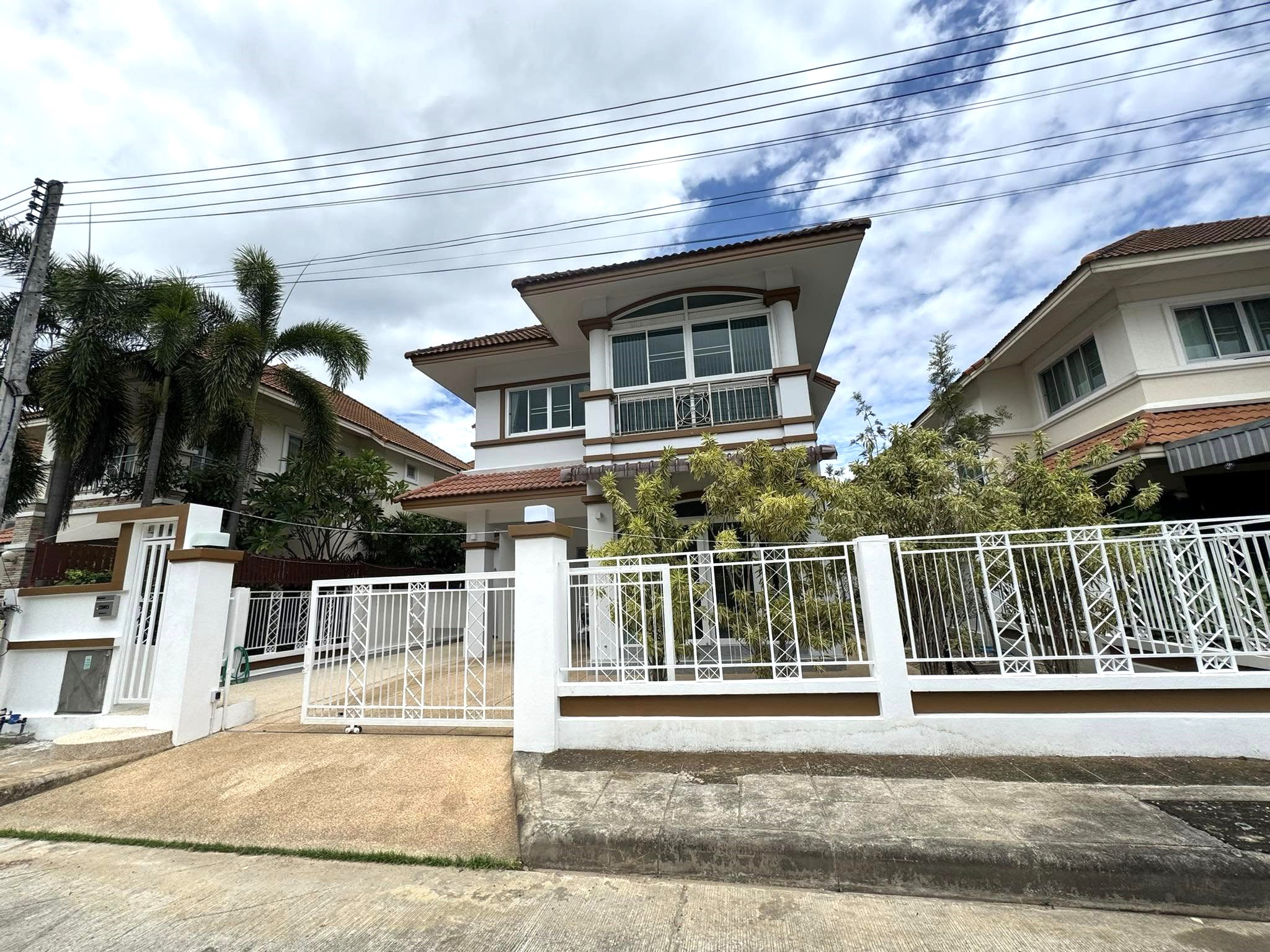 บ้านเดี่ยวสองชั้นให้เช่า ย่านสันพระเนตร สันทราย เชียงใหม่ A5-H0678