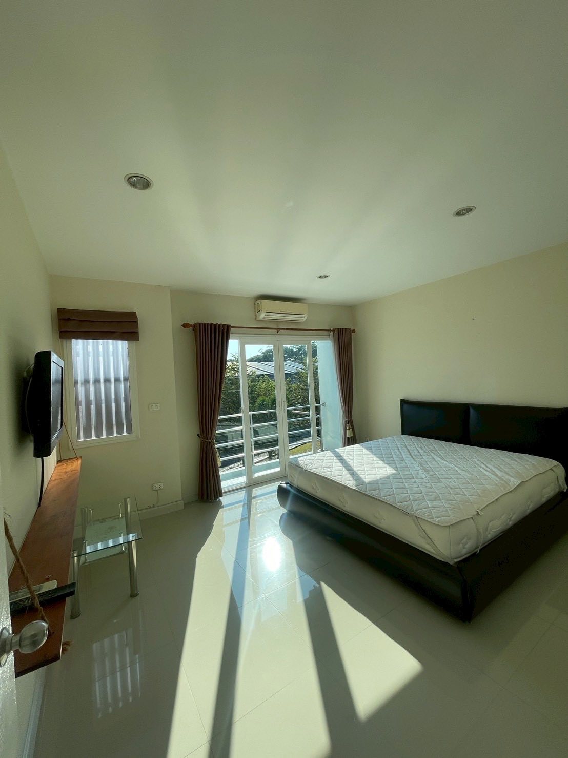 ทาวน์โฮมสามชั้นให้เช่า เมืองเชียงใหม่ | รหัส A5-T0040