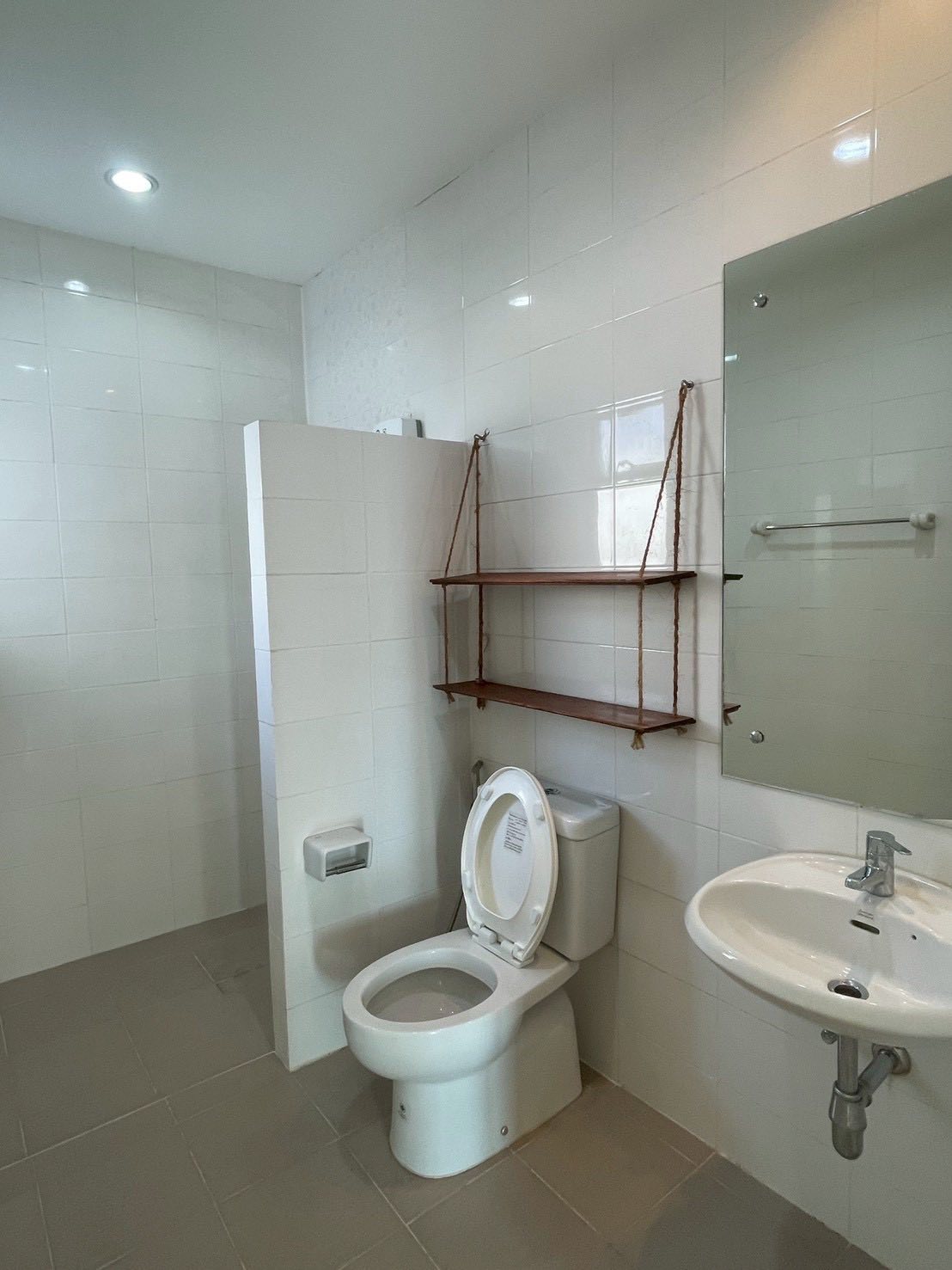 ทาวน์โฮมสามชั้นให้เช่า เมืองเชียงใหม่ | รหัส A5-T0040