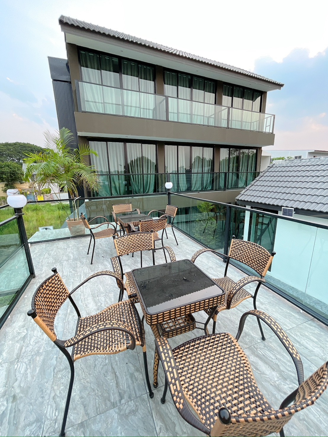 Pool Villa 3 ชั้น สไตล์ Modern พร้อมสระว่ายน้ำส่วนตัว A5-V0027