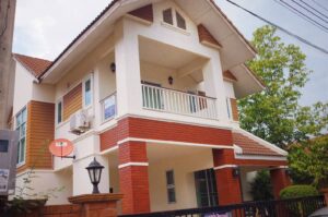 บ้านเดี่ยวสองชั้นในโครงการคุณภาพ พร้อมคลับเฮ้าส์และสระว่ายน้ำ A8-H0447
