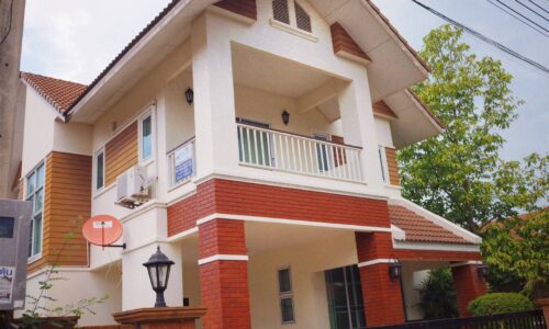 บ้านเดี่ยวสองชั้นในโครงการคุณภาพ พร้อมคลับเฮ้าส์และสระว่ายน้ำ A8-H0447