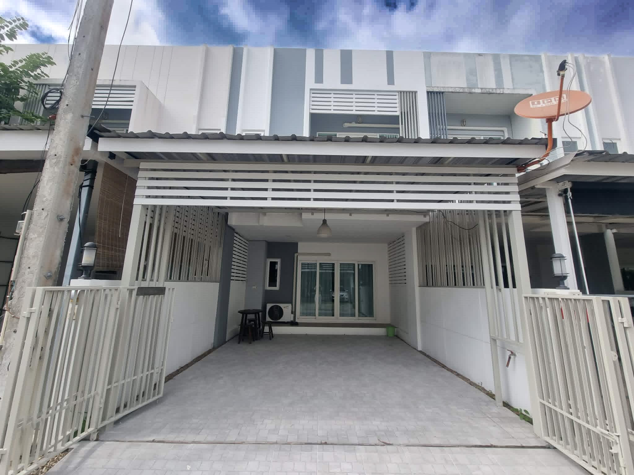 ทาวน์โฮม 2 ชั้น โครงการดิเออบาน่า 4 (The Urbana 4) ทำเลศักยภาพย่านแม่เหียะ A8-T0268
