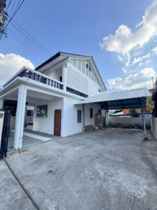 บ้านเดี่ยวสองชั้นทำเลศักยภาพ เหมาะสำหรับอยู่อาศัยหรือทำธุรกิจ A9-H0414