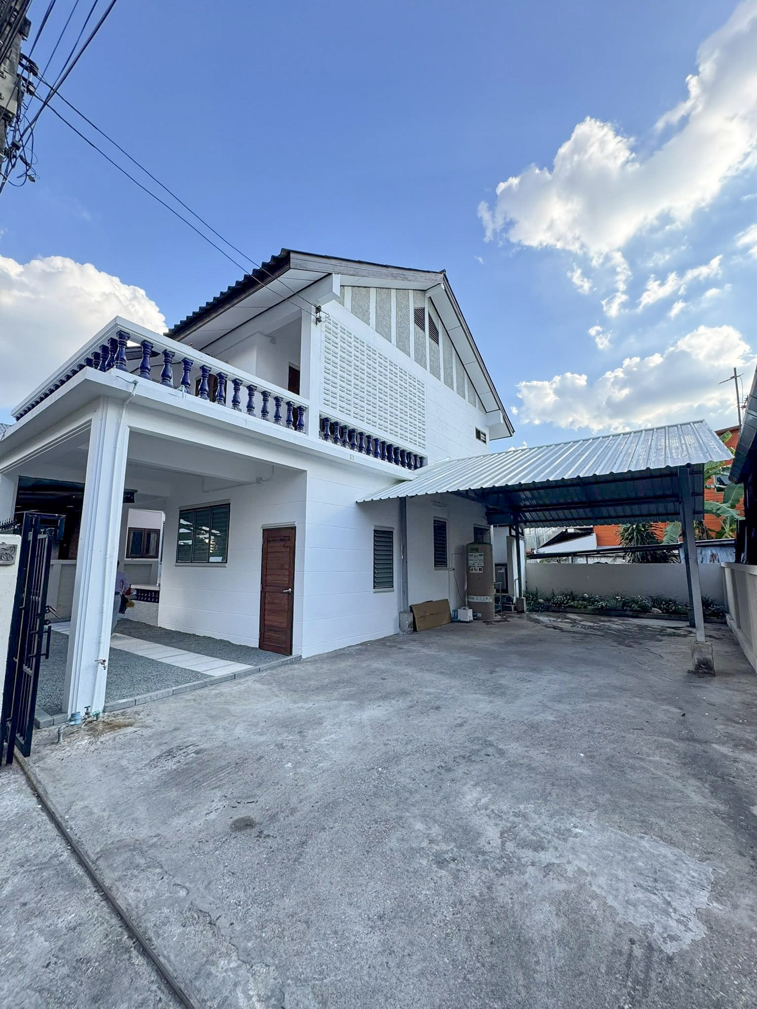 บ้านเดี่ยวสองชั้นทำเลศักยภาพ เหมาะสำหรับอยู่อาศัยหรือทำธุรกิจ A9-H0414