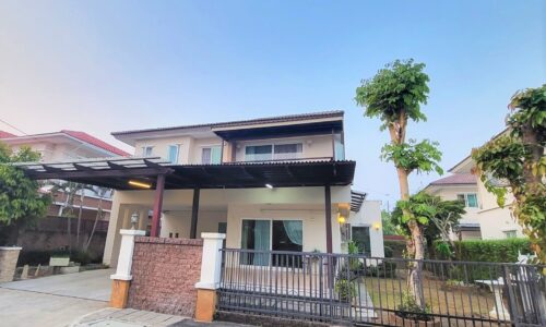 บ้านเดี่ยว 2 ชั้นให้เช่า พร้อมเฟอร์นิเจอร์ครบ ในโครงการบรรยากาศเงียบสงบ ADK-H0062