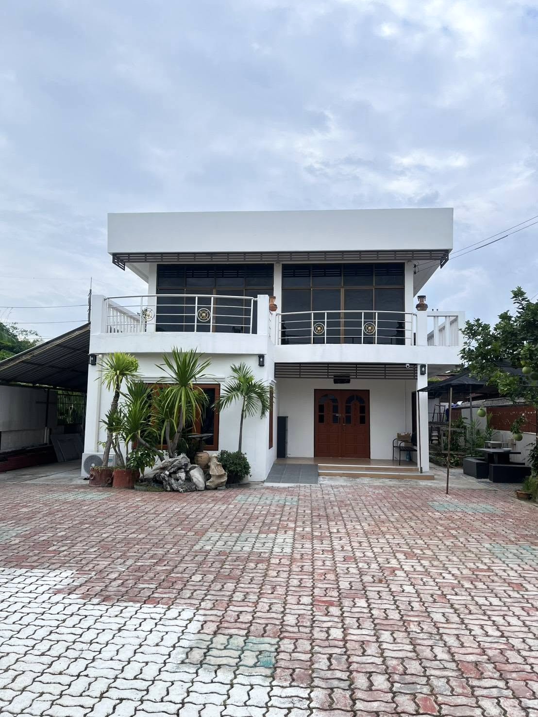 บ้านเดี่ยวสองชั้นพร้อมเรือนรับรอง พื้นที่กว้างขวาง สันทราย เชียงใหม่ ADK-H0454