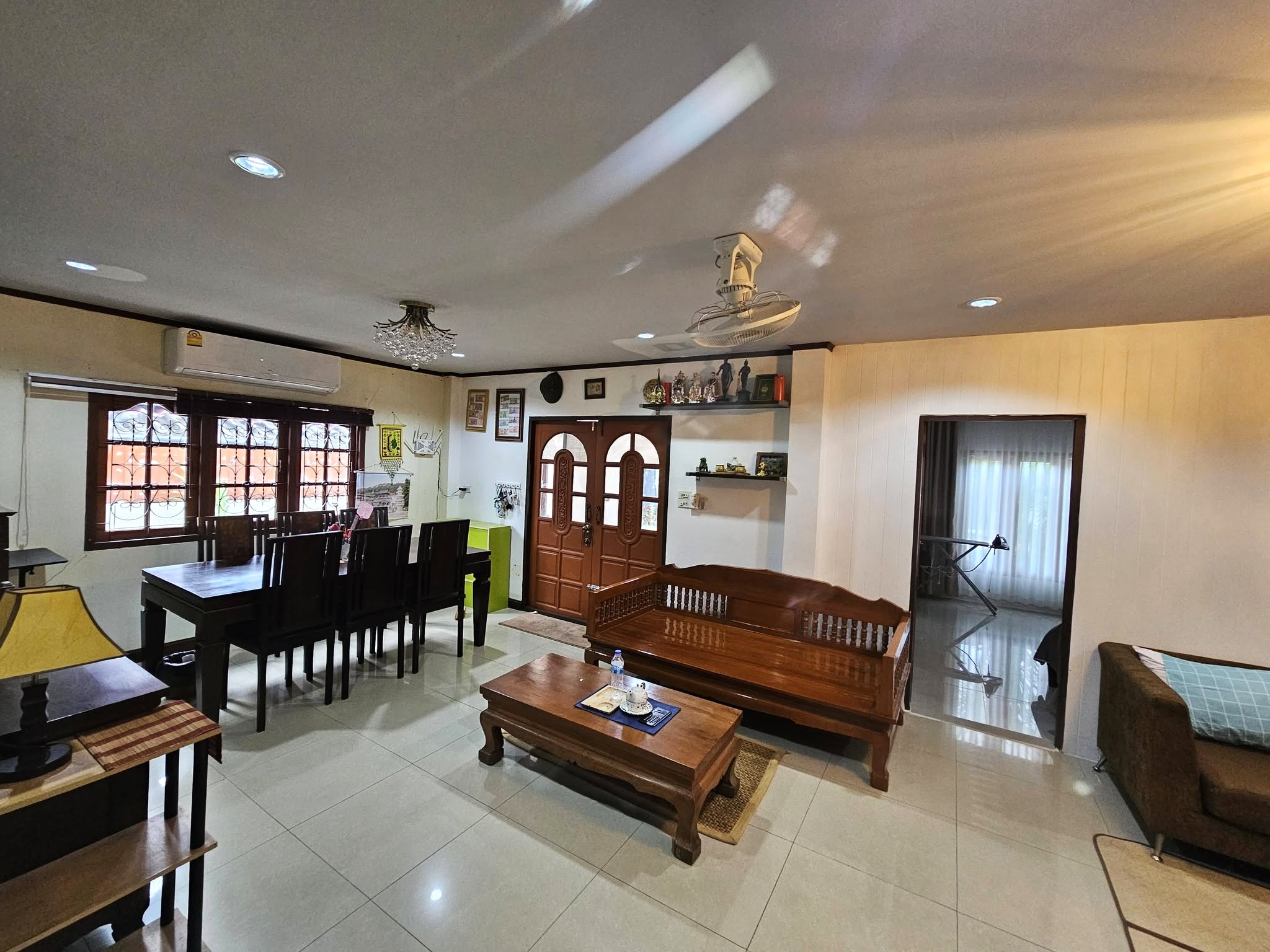 บ้านเดี่ยวสองชั้นพร้อมเรือนรับรอง พื้นที่กว้างขวาง สันทราย เชียงใหม่ ADK-H0454