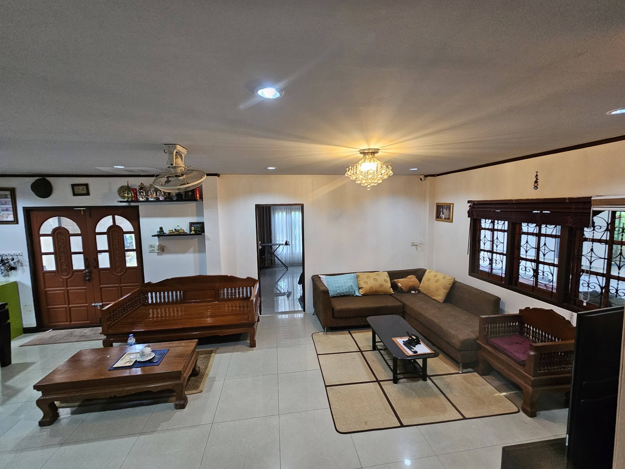 บ้านเดี่ยวสองชั้นพร้อมเรือนรับรอง พื้นที่กว้างขวาง สันทราย เชียงใหม่ ADK-H0454