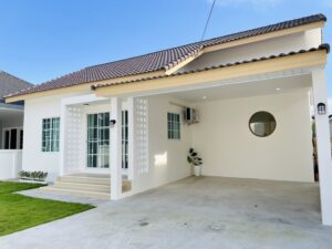 บ้านเดี่ยวชั้นเดียว สไตล์มินิมอล บรรยากาศอบอุ่นพร้อมเข้าอยู่ AHD-H0993