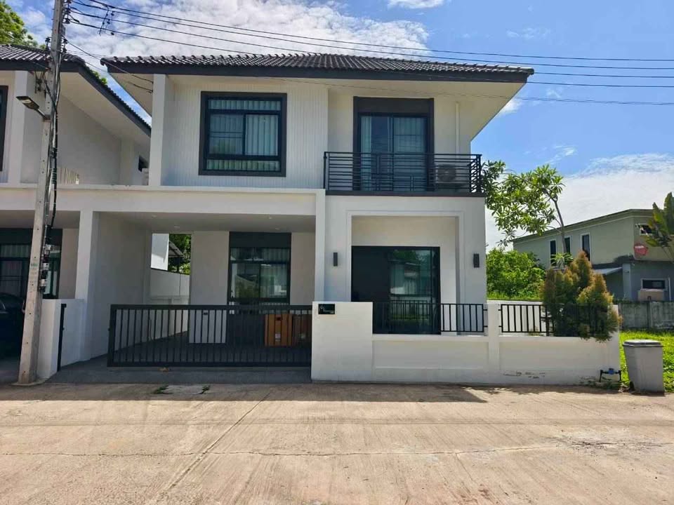 บ้านเดี่ยวสองชั้นสไตล์โมเดิร์น ทำเลศักยภาพใกล้โรงเรียนนานาชาติ AHD-H1168