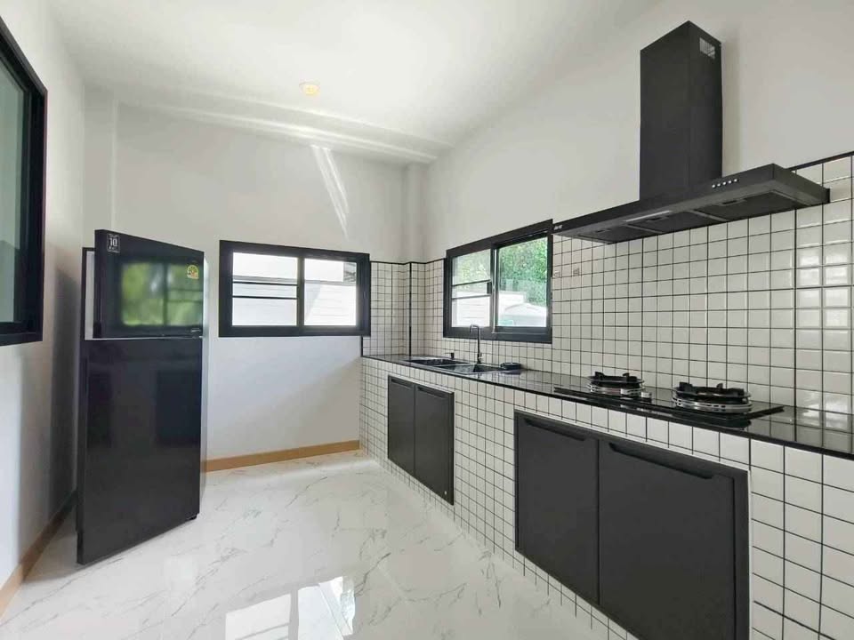 บ้านเดี่ยวสองชั้นสไตล์โมเดิร์น ทำเลศักยภาพใกล้โรงเรียนนานาชาติ AHD-H1168
