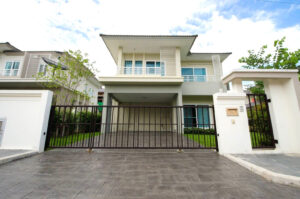 บ้านเดี่ยวสองชั้นพร้อมสระว่ายน้ำส่วนตัว บรรยากาศเงียบสงบ AHD-H1195