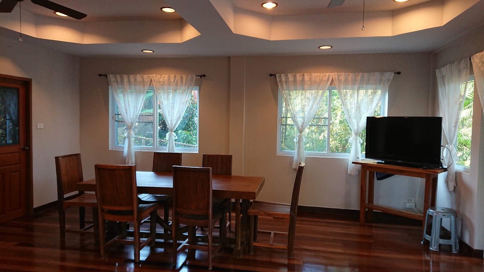 บ้านสไตล์รีสอร์ทบรรยากาศส่วนตัว พื้นที่กว้างขวางท่ามกลางธรรมชาติ AMR-H0274