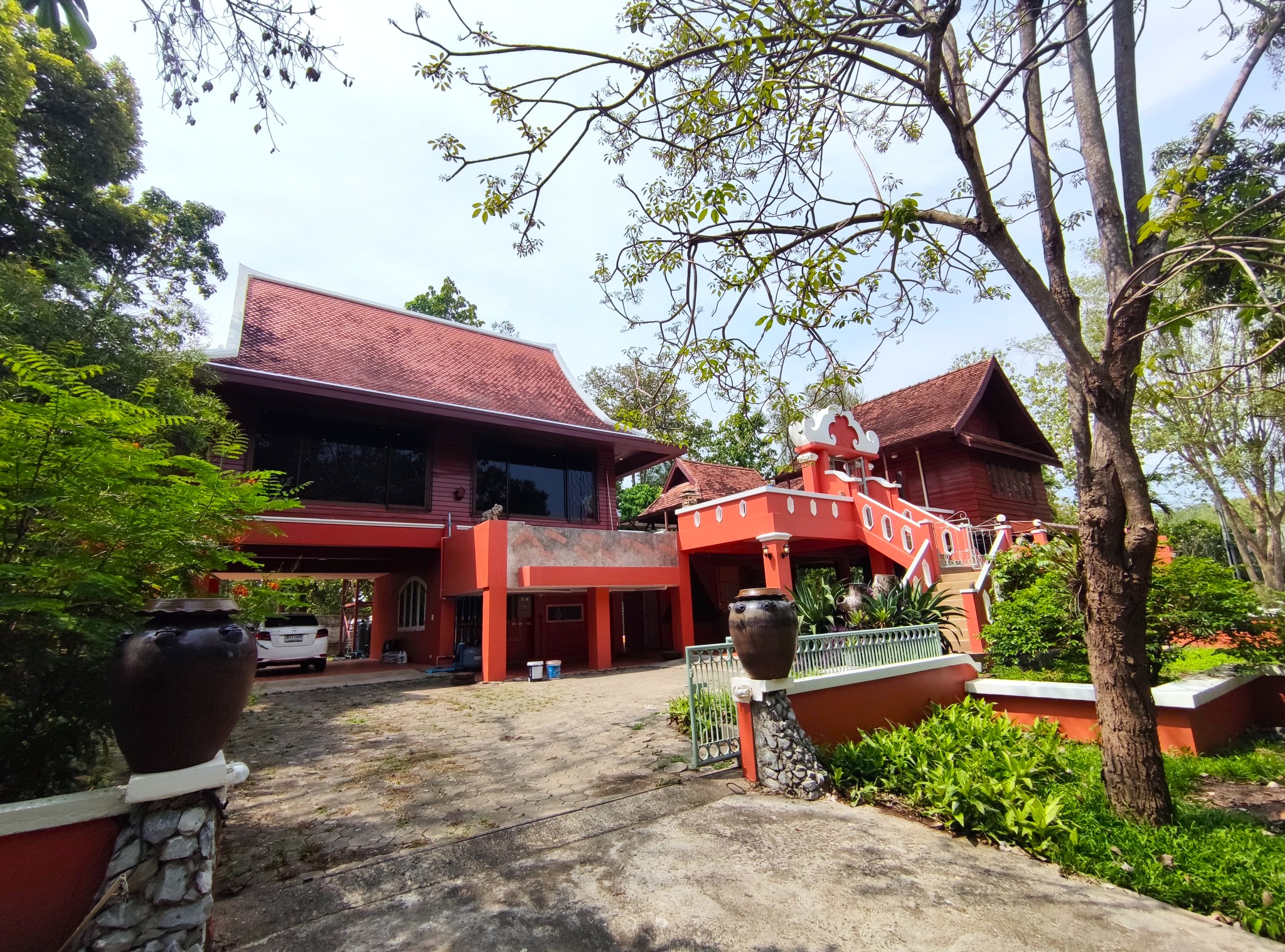บ้านพักสไตล์ไทยล้านนา 2 ชั้น บรรยากาศส่วนตัวพร้อมสระว่ายน้ำส่วนตัว AMR-H0320