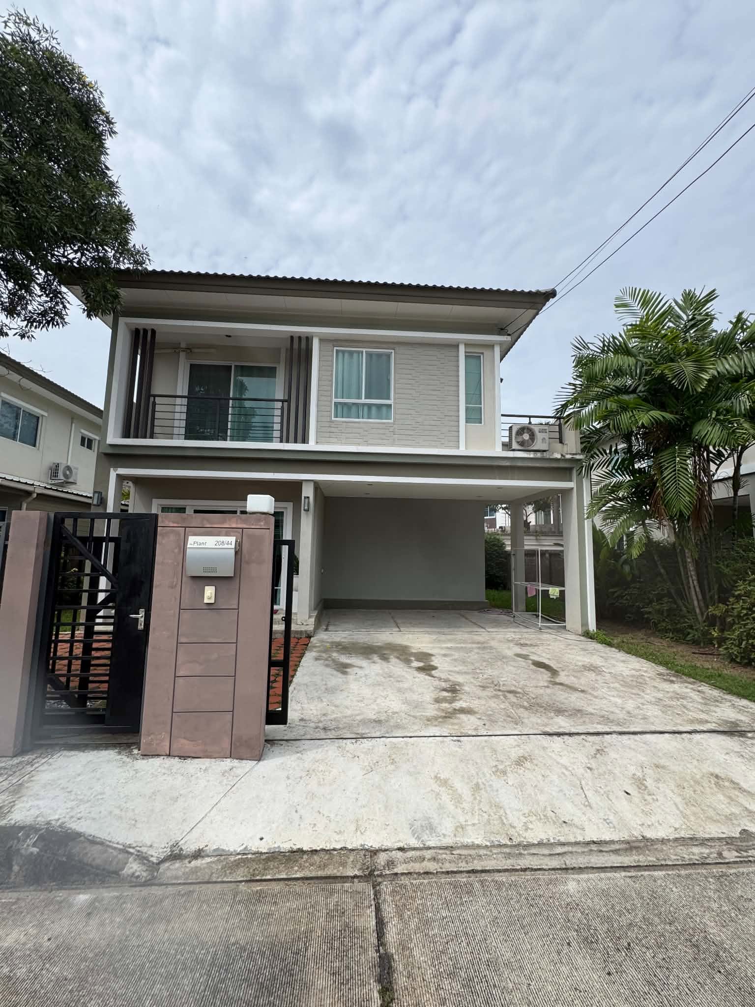 บ้านเดี่ยวสองชั้นพร้อมอยู่ ใจกลางทำเลศักยภาพ สันกำแพง ASP-H0194