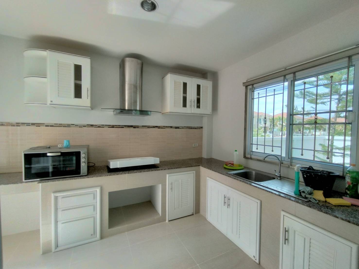 บ้านเดี่ยวสองชั้นพร้อมอยู่ ใจกลางทำเลศักยภาพสันกำแพง ASP-H0393