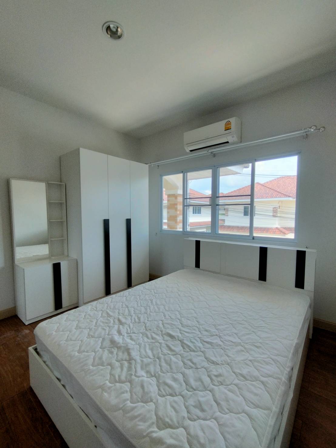 บ้านเดี่ยวสองชั้นพร้อมอยู่ ใจกลางทำเลศักยภาพสันกำแพง ASP-H0393