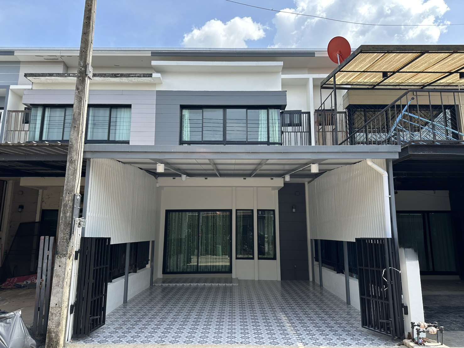 ทาวน์โฮมสองชั้นให้เช่า ทำเลดี ย่านเศรษฐกิจบ้านดู่ 5A2-T0225