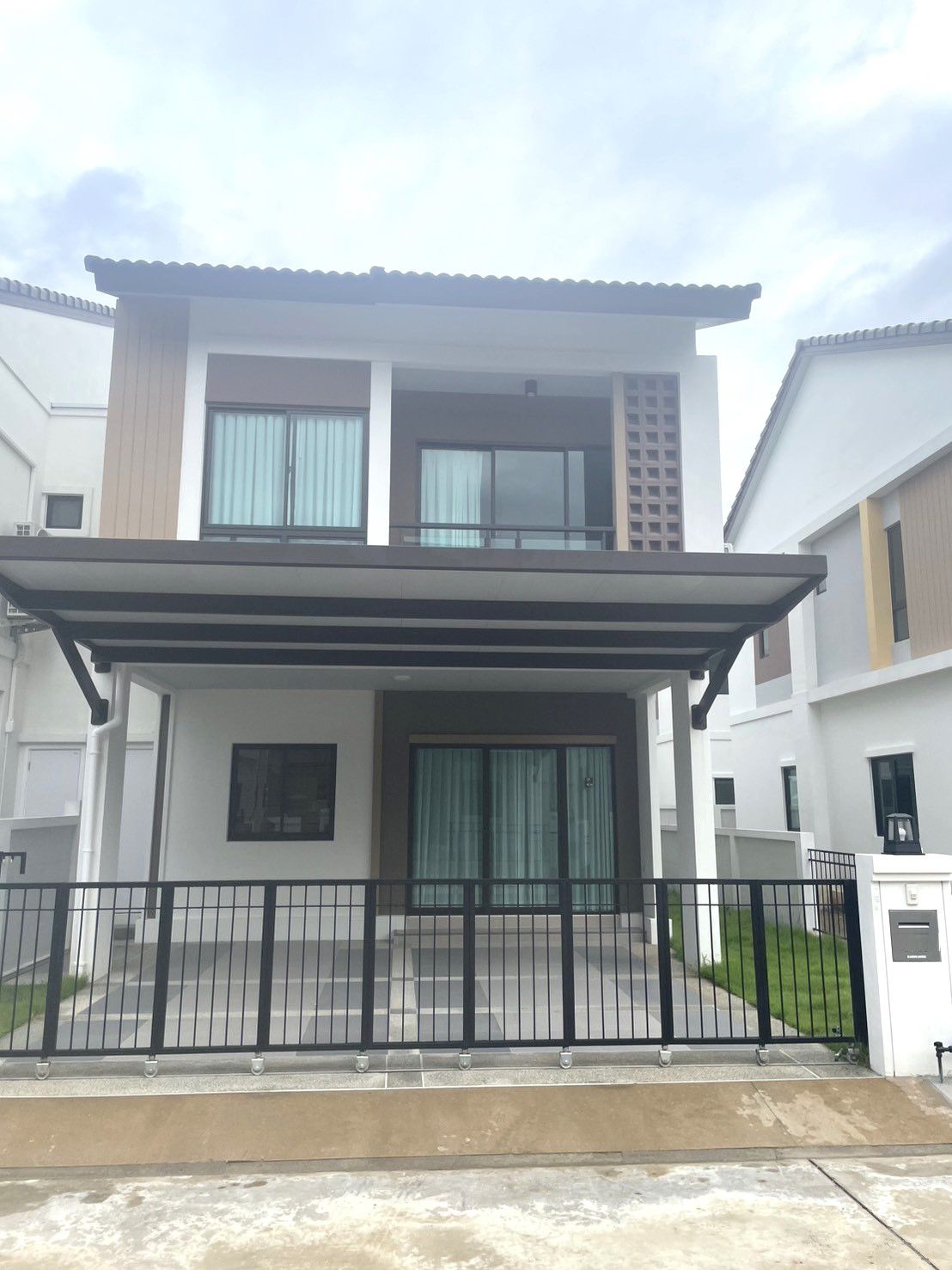 บ้านแฝดสองชั้นให้เช่า ทำเลดี เมืองเชียงใหม่ A2-H0140