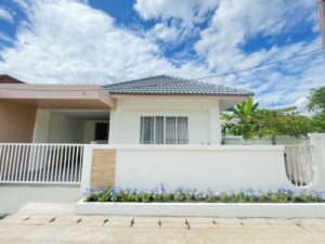 บ้านเดี่ยวชั้นเดียวสไตล์มินิมอล พร้อมสนามหญ้า บรรยากาศเงียบสงบ A3-H0301