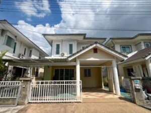 บ้านเดี่ยวสองชั้นทำเลดี เดินทางสะดวก บรรยากาศเงียบสงบเป็นส่วนตัว A4-H0597
