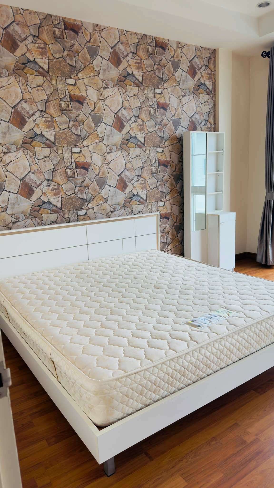 ทาวน์โฮมสองชั้นให้เช่า ทำเลดี บรรยากาศเงียบสงบ Pet Friendly A7-T0262
