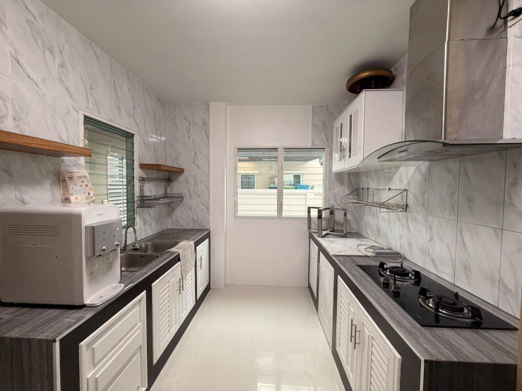 ให้เช่าบ้านเดี่ยวสองชั้น พร้อมอยู่ ใกล้โรงเรียนนานาชาติปัญญาเด่น AHD-H1366