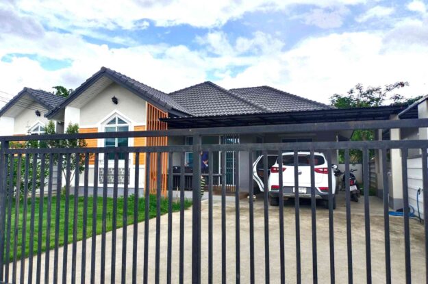 บ้านที่อยู่สบาย โดยไม่ต้องใหญ่เกินความจำเป็น ADK-H0313