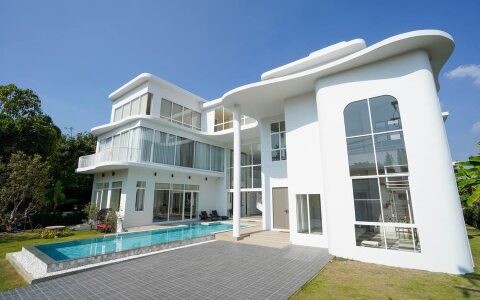 ขาย Pool Villa 3 ชั้น หรูหรา สภาพดีเยี่ยม CSRP101304