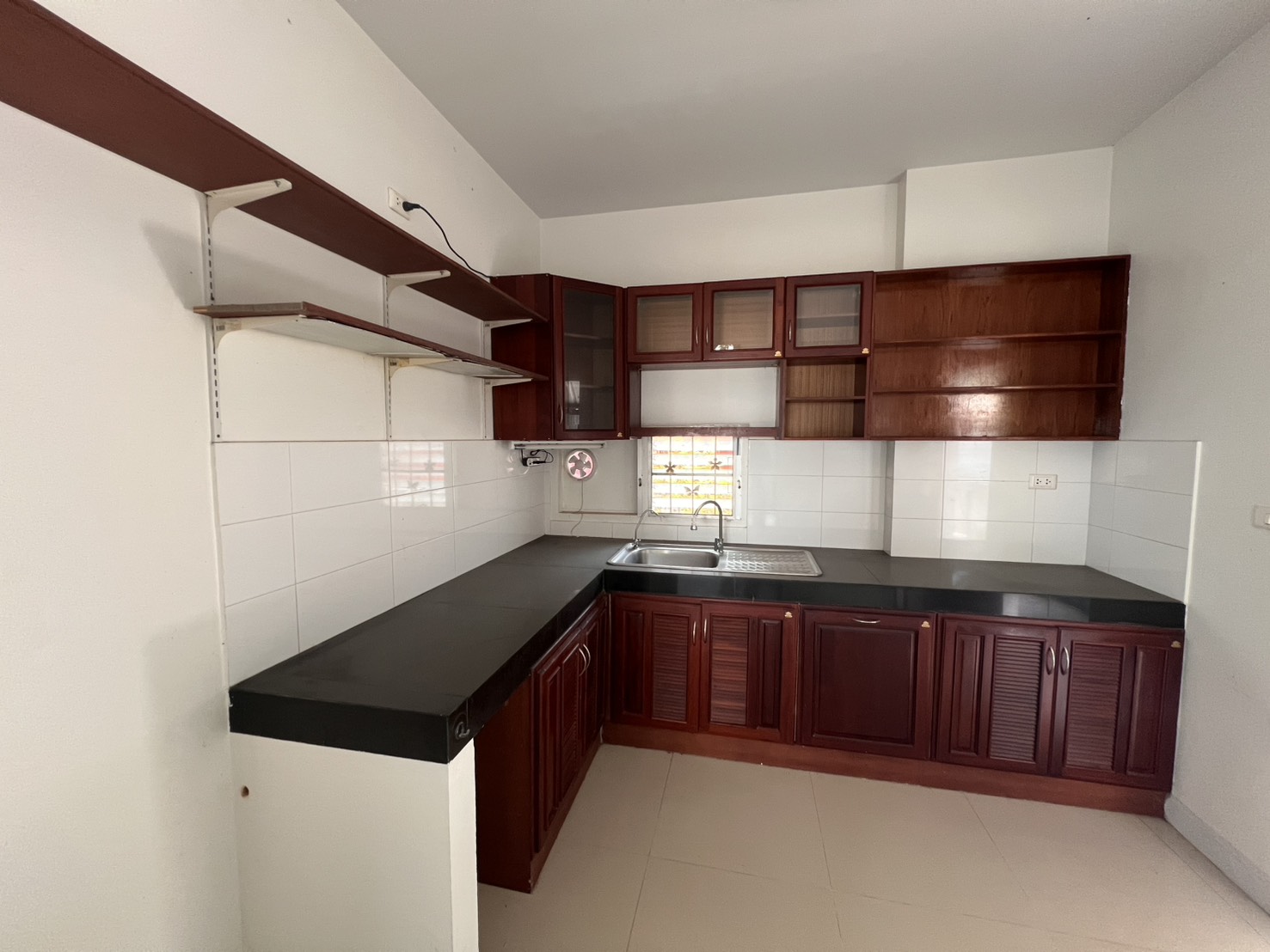 บ้านเดี่ยว 2 ชั้นให้เช่า ทำเลเมืองเชียงราย บ้านในโครงการ ใกล้แหล่งช้อปปิ้งและสิ่งอำนวยความสะดวก ราคา 20,000 บาท/เดือน 5A1-H0094