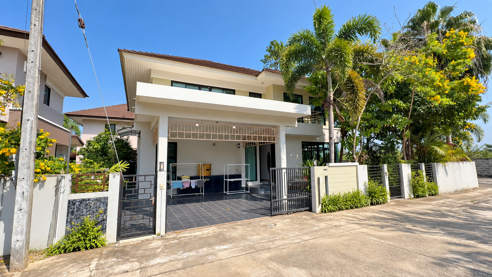 บ้านเดี่ยว 2 ชั้น บ้านในโครงการพร้อมคลับเฮ้าส์และสระว่ายน้ำ | 4 ห้องนอน 5 ห้องน้ำ | 28,000 บาท/เดือน   5A2-H0102
