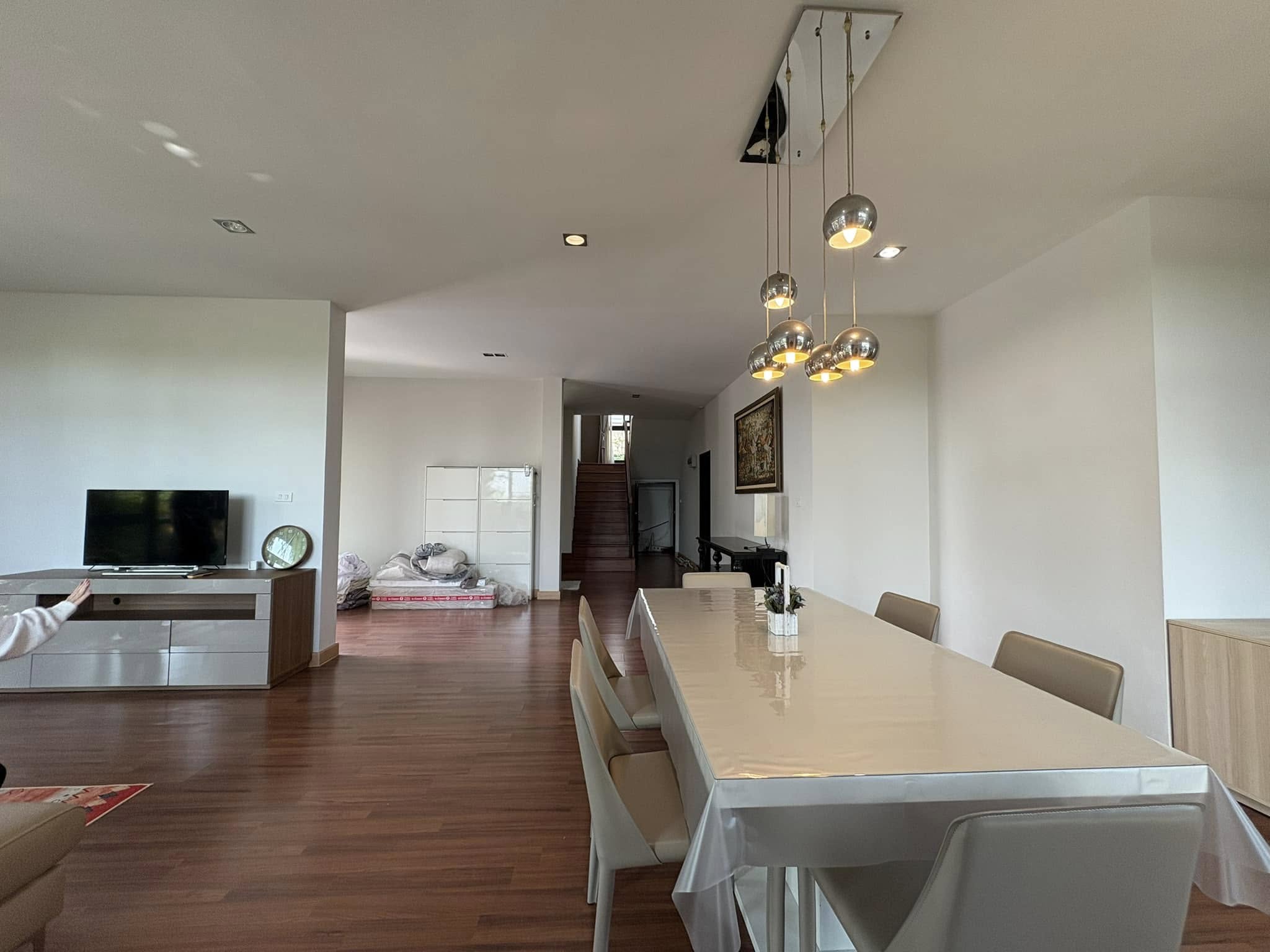 บ้านเดี่ยว 2 ชั้น บ้านในโครงการพร้อมคลับเฮ้าส์และสระว่ายน้ำ | 4 ห้องนอน 5 ห้องน้ำ | 28,000 บาท/เดือน   5A2-H0102