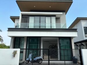 บ้านเดี่ยว 2 ชั้น ใจกลางเมืองเชียงราย | 4 ห้องนอน | บ้านในโครงการ | 42,000 บาท/เดือน 5A3-H0332