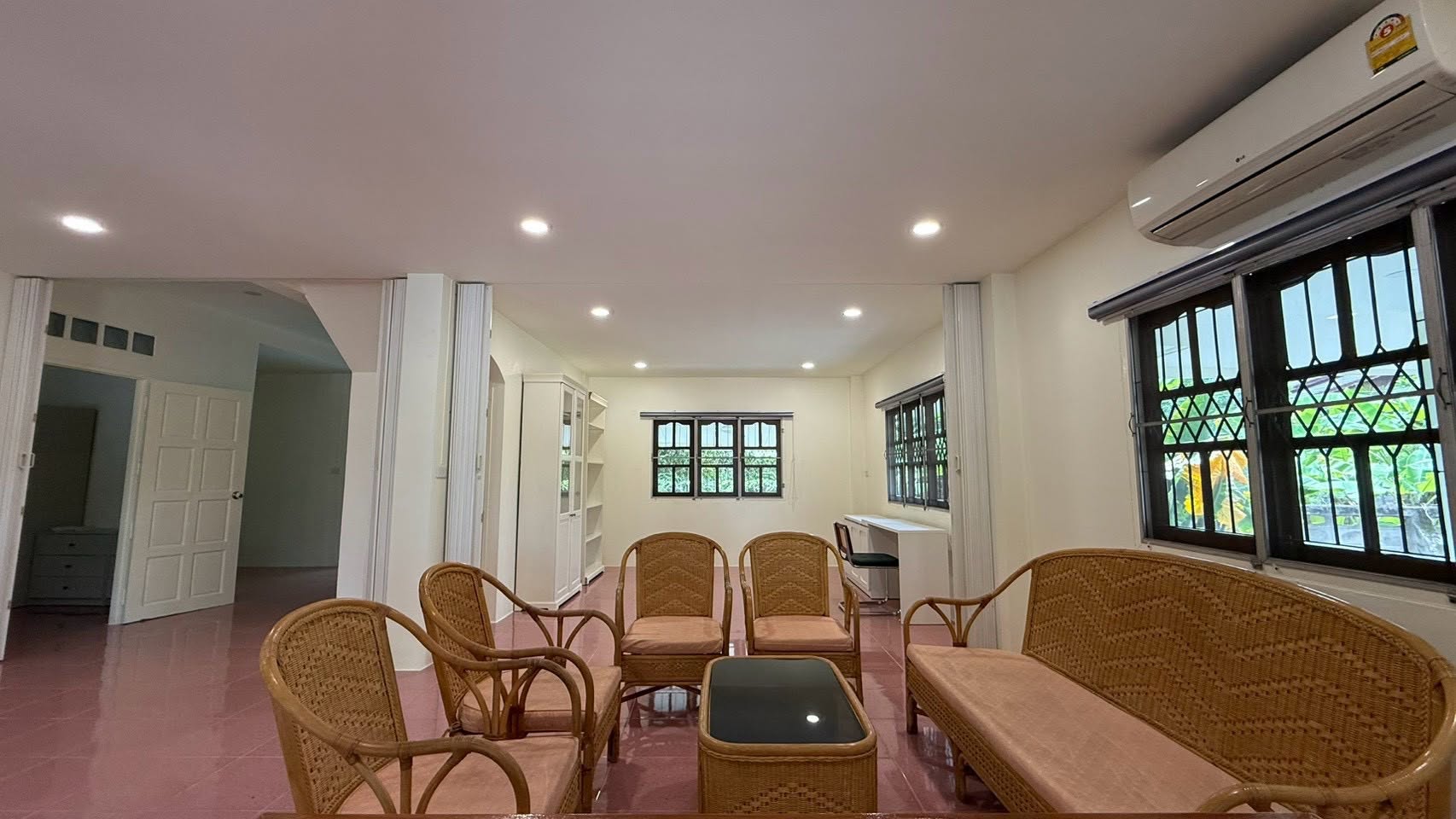 ให้เช่าบ้านเดี่ยว 2 ชั้น หลังใหญ่ ทำเลรอบเวียง เชียงราย | 4 ห้องนอน 7 ห้องน้ำ | ที่ดิน 147 ตร.ว. | 45,000 บาท/เดือน   5A3-H0388