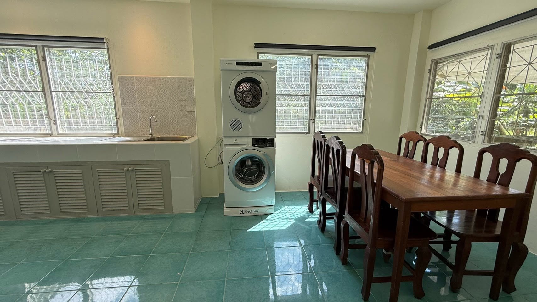 ให้เช่าบ้านเดี่ยว 2 ชั้น หลังใหญ่ ทำเลรอบเวียง เชียงราย | 4 ห้องนอน 7 ห้องน้ำ | ที่ดิน 147 ตร.ว. | 45,000 บาท/เดือน   5A3-H0388