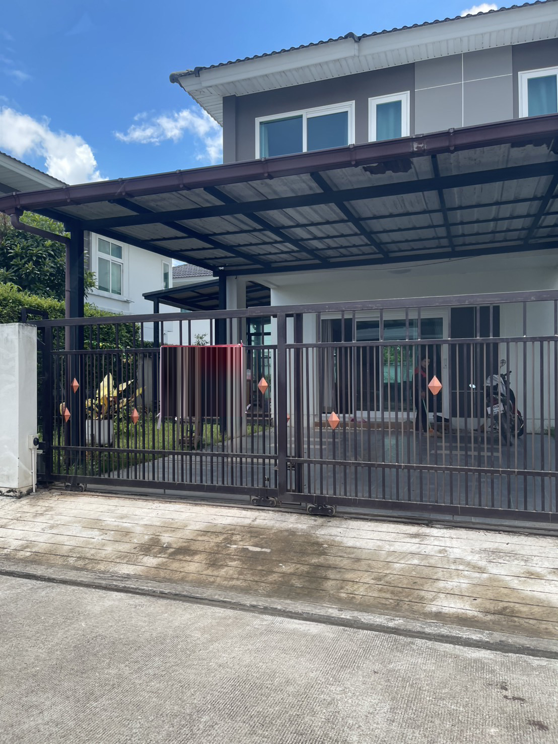 ให้เช่าบ้านเดี่ยว 2 ชั้น ในโครงการ  ทำเลท่าสาย พร้อมคลับเฮาส์และสระว่ายน้ำ | 5A4-H0288