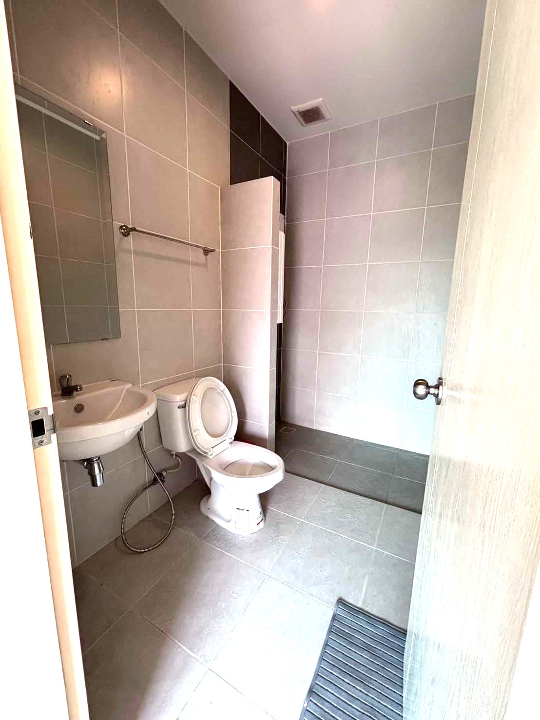 ทาวน์โฮมสองชั้น 3 ห้องนอน ในเมืองเชียงราย 5A4-T0078