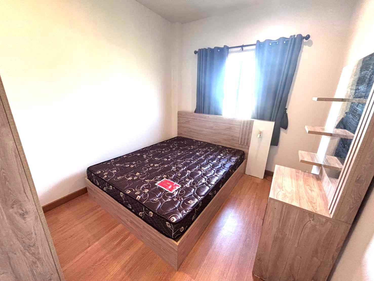 ทาวน์โฮมสองชั้น 3 ห้องนอน ในเมืองเชียงราย 5A4-T0078