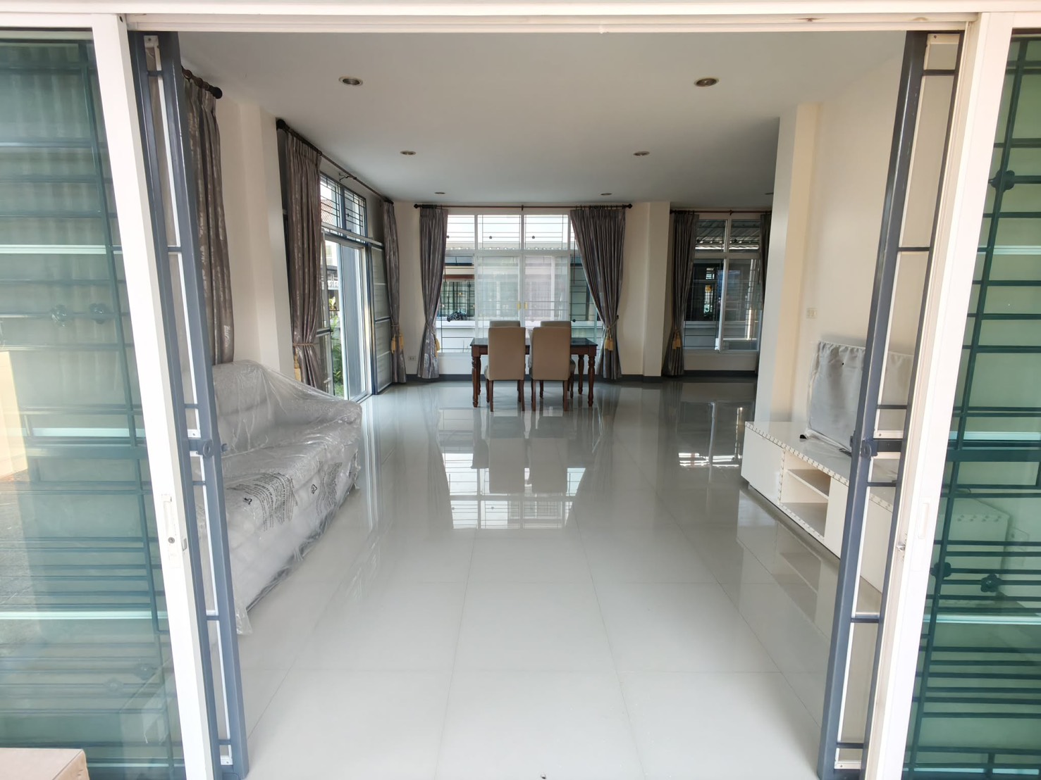 ให้เช่าบ้านเดี่ยว 2 ชั้น ทำเลแม่สาย เชียงราย | 4 ห้องนอน 3 ห้องน้ำ | ที่ดิน 81 ตร.ว. | เพียง 20,000 บาท/เดือน  5AMS-H0034