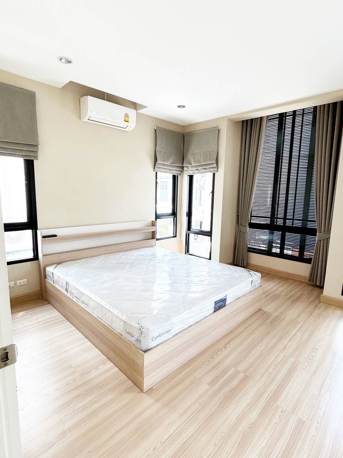 บ้านเดี่ยวสองชั้น 3 นอน 3 น้ำ ใกล้เมญ่า A2-H0061